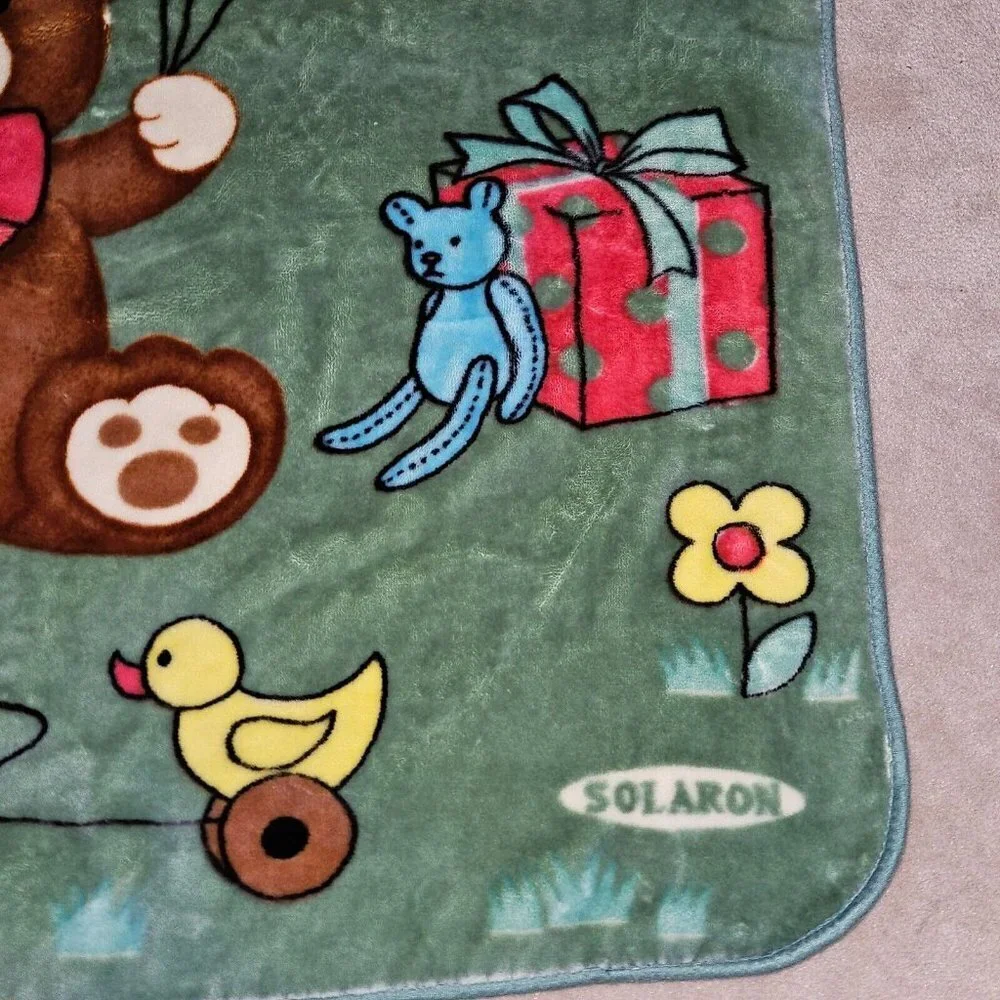 Solaron Green Teddy Bear Blanket Balloons Present Duck Flowers Music Notes 42x53